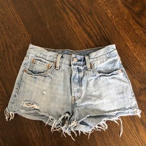 Levi’s denim shorts! Size 25/26